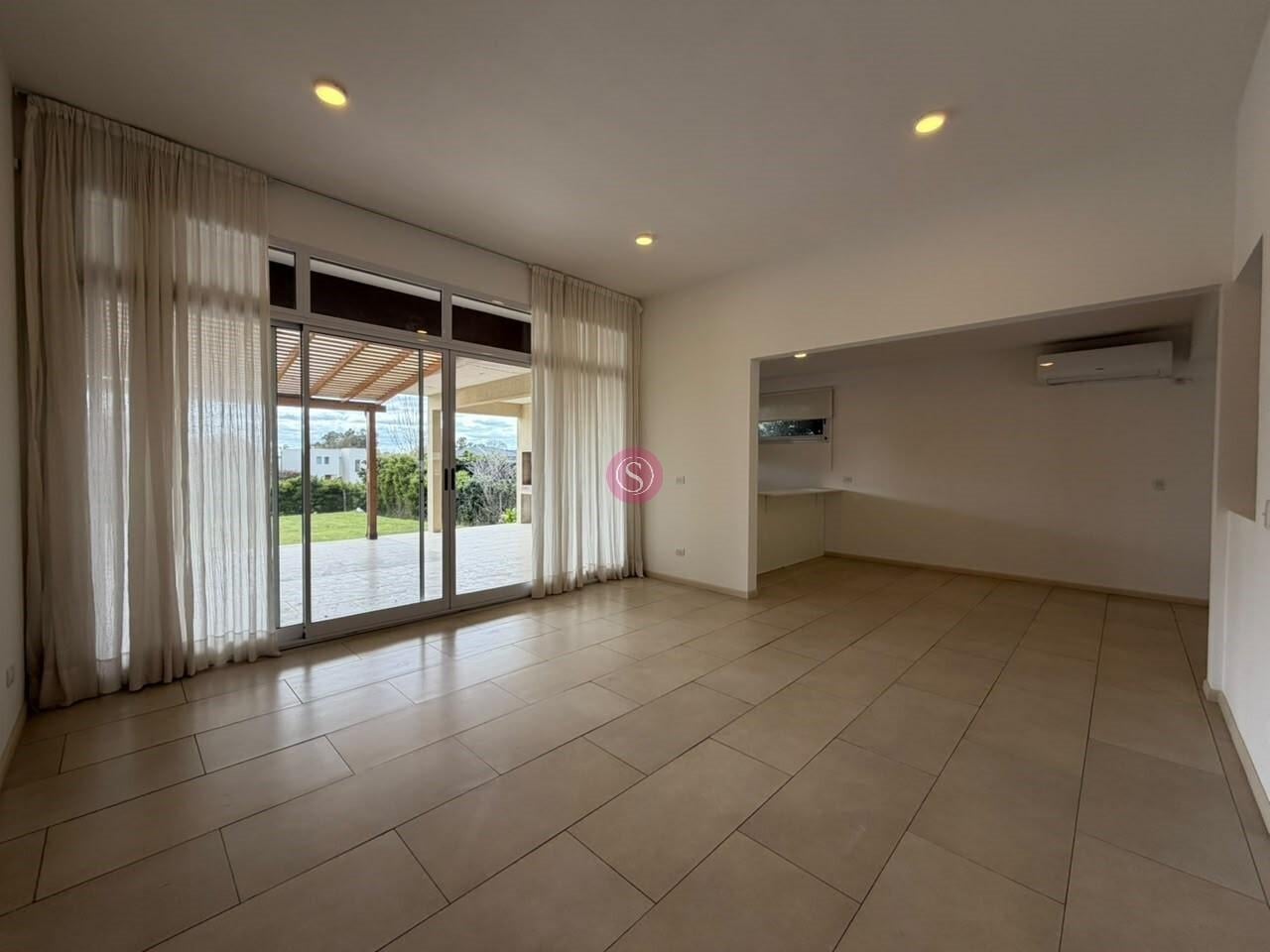 Foto de Casa en Venta en Santa Elena, Pilar del Este, Pilar, imagen 2