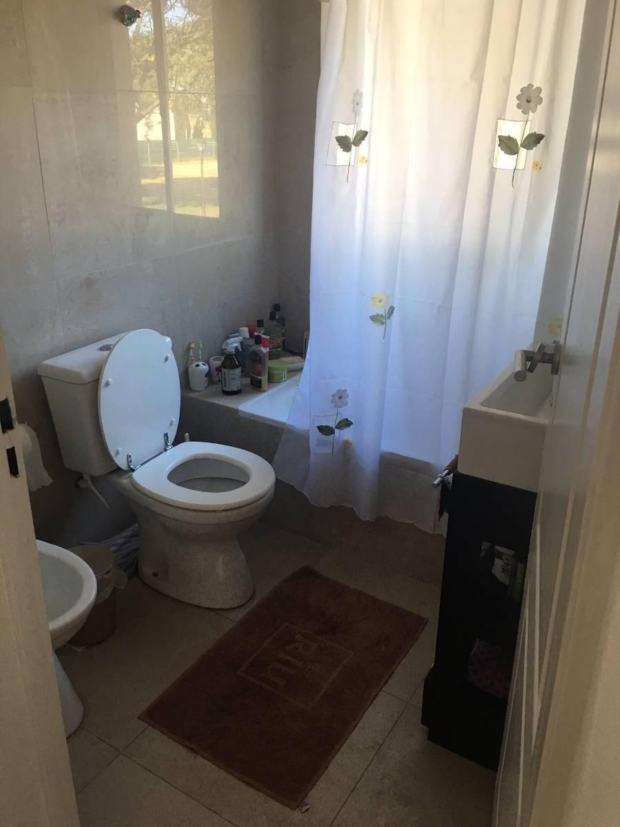 Muy linda casa sobre lote interno en San Isidro Labrador