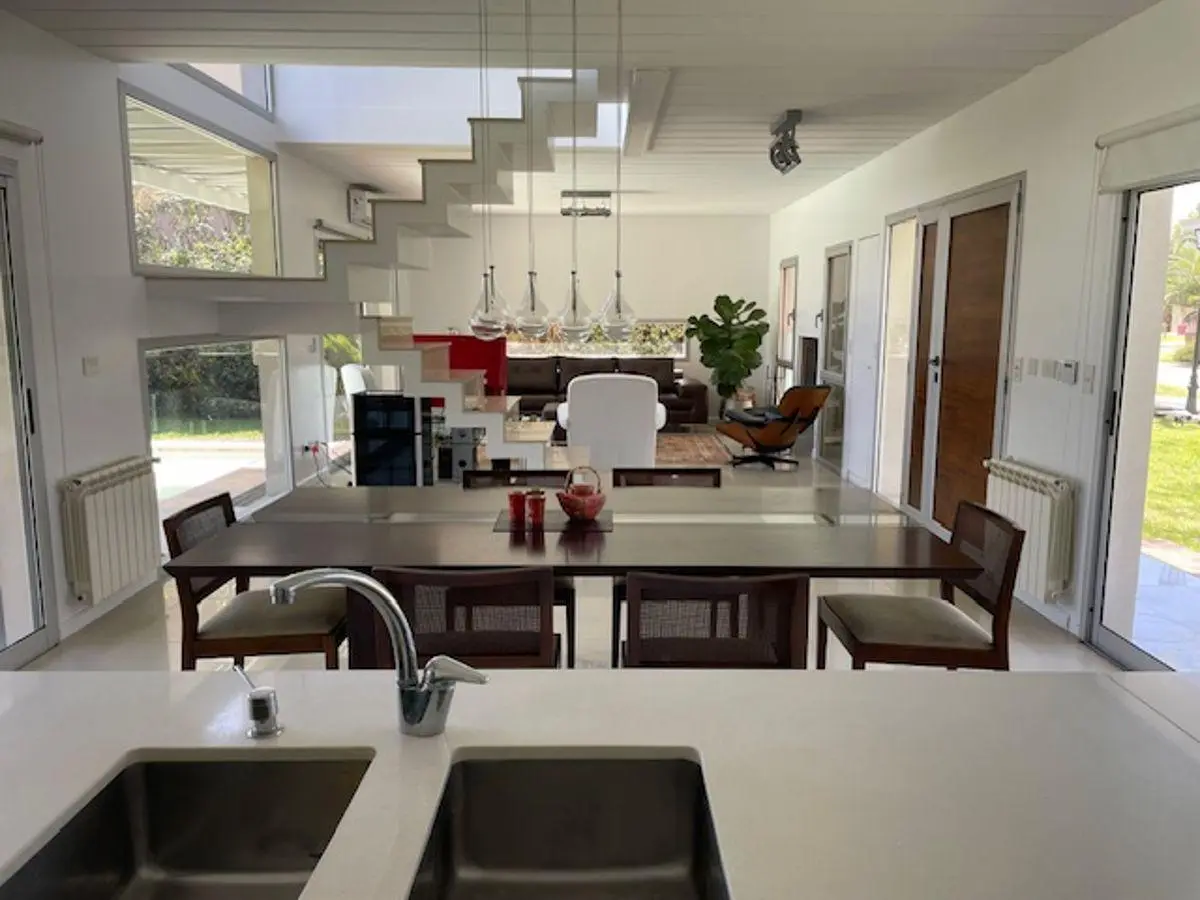 Excelente Casa Sobre Lote a La Laguna en El Barrio San Isidro Labrador 3