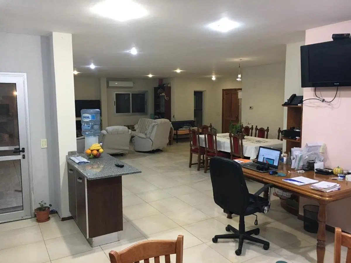Muy linda casa sobre lote interno en San Isidro Labrador 1