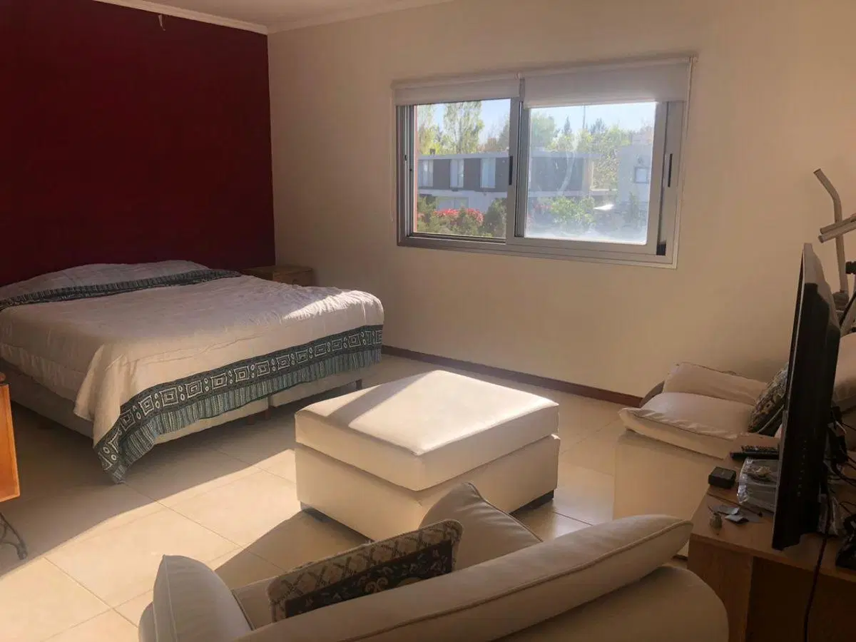 Muy linda casa sobre lote interno en San Isidro Labrador 4