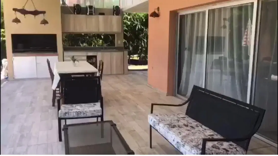 Muy linda casa sobre lote interno en San Isidro Labrador 2