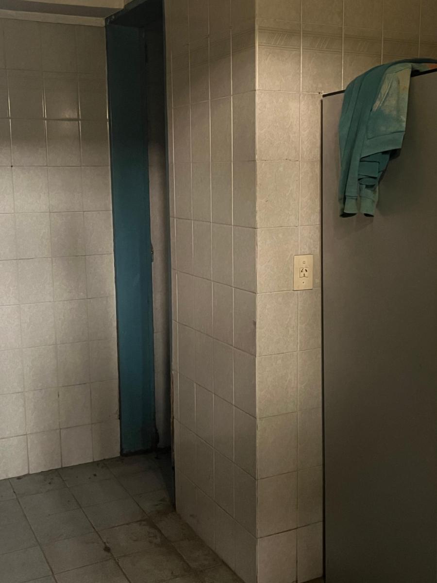 Inmueble en Block. en Venta. Galpon y 5 Dptos. 2 Amb. Ideal Rentista. 2