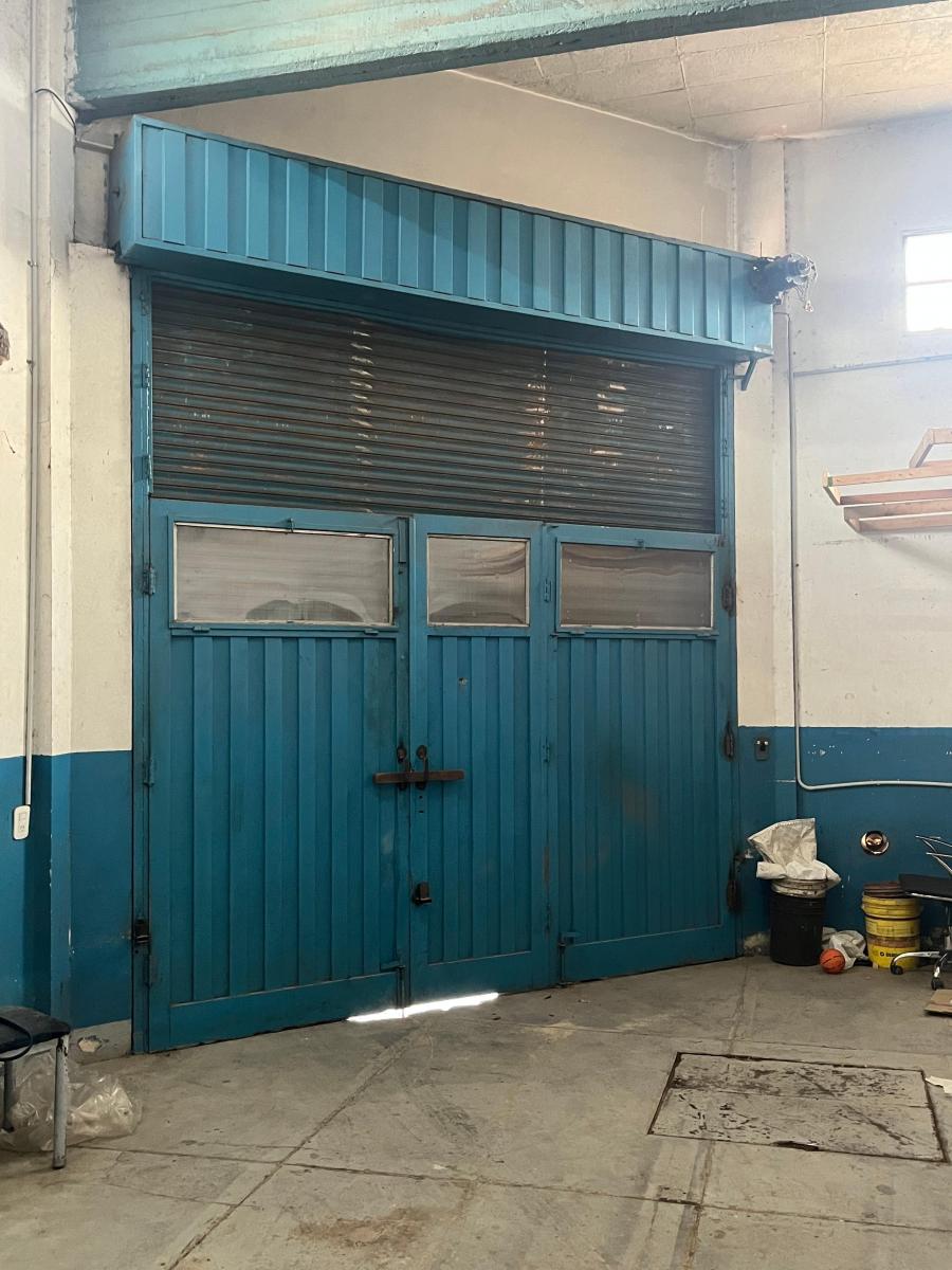 Inmueble en Block. en Venta. Galpon y 5 Dptos. 2 Amb. Ideal Rentista. 1