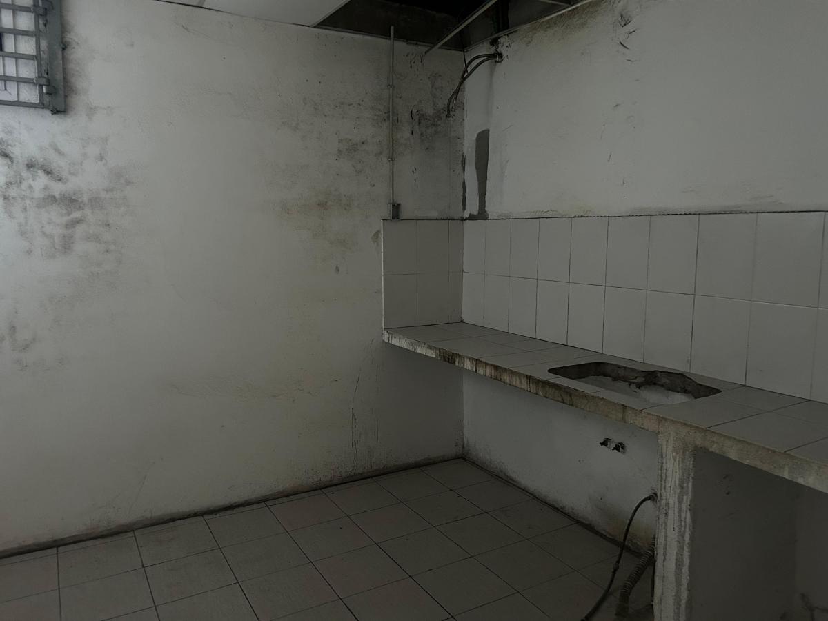 Local Deposito Galpon en Venta Varios Destinos. 950 m. Vivienda en Planta Alta 5