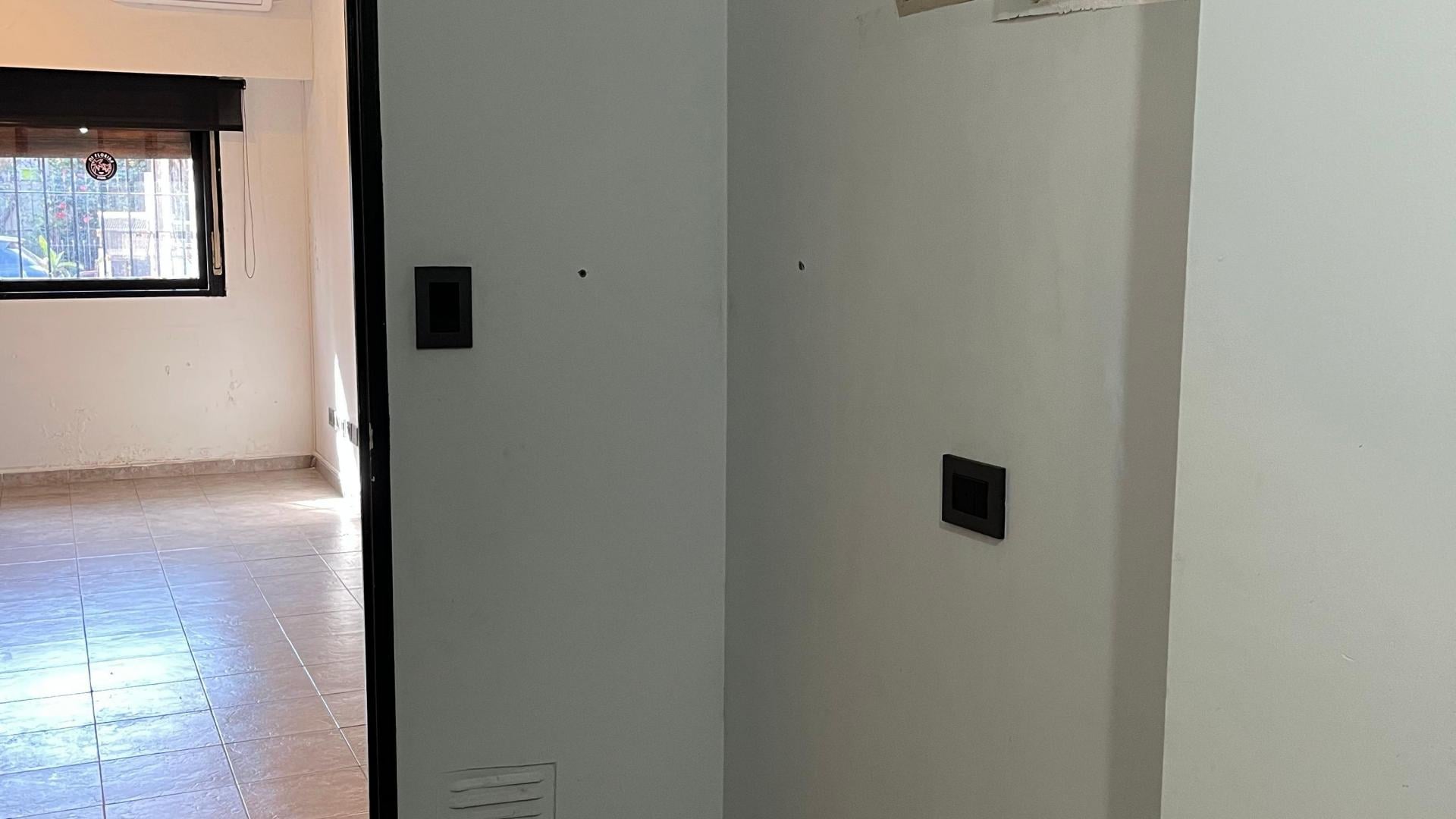 Foto de MONOAMBIENTE EN ALQUILER. APTO PROFESIONAL EXCLUSIVAMENTE. SIN EXPENSAS, imagen 3