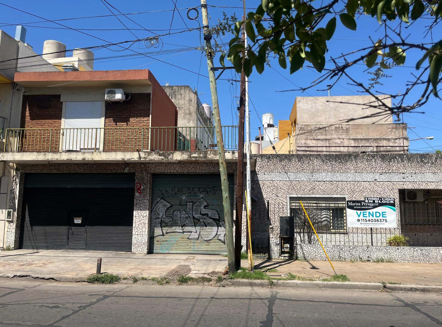 VENTA EN BLOCK. PH 3 AMB. CON GARAGE/LOCAL EN PLANTA BAJA. Y MONOAMBIENTE CON TERRAZA EN PRIMER PISO