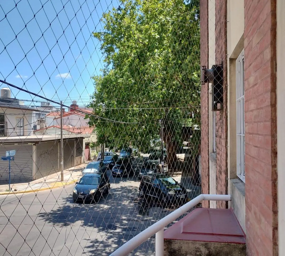 DPTO 2 AMB. EN ALQUILER. AL FRENTE CON BALCON. 4