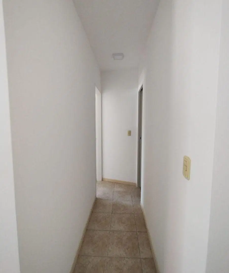 DEPTO. 2 AMB. EN VENTA. AL FRENTE CON BALCÓN. RAMOS MEJÍA 3