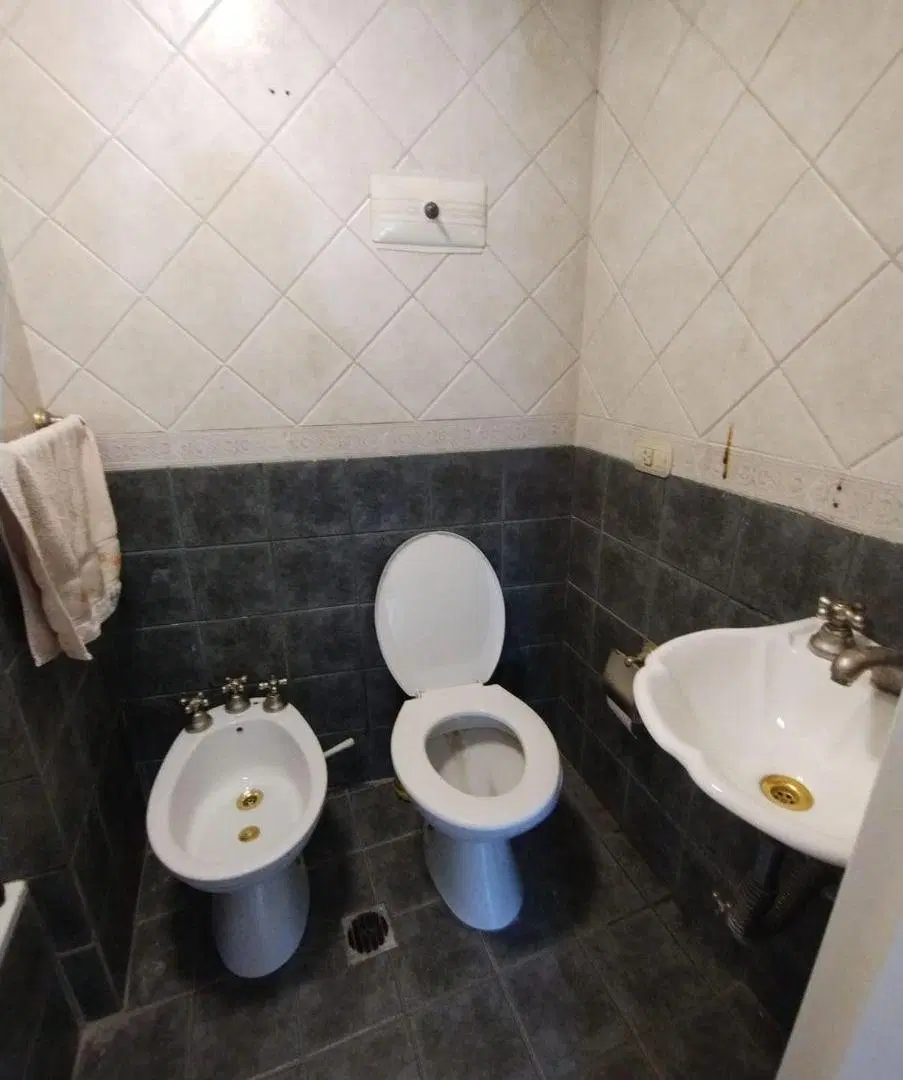 DEPTO. 2 AMB. EN VENTA. AL FRENTE CON BALCÓN. RAMOS MEJÍA 4