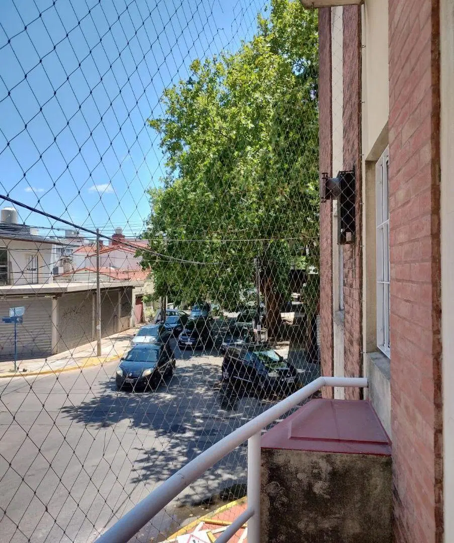 DEPTO. 2 AMB. EN VENTA. AL FRENTE CON BALCÓN. RAMOS MEJÍA 2