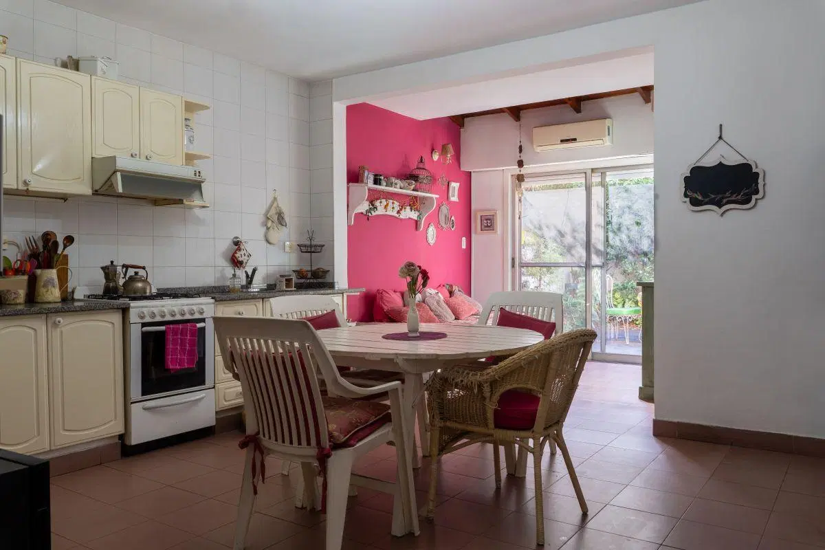 DUPLEX 4 AMB. EN VENTA. CON ENTRADA DE AUTO Y PATIO CON PARRILLA. APTO CRÉDITO BANCARIO. 4