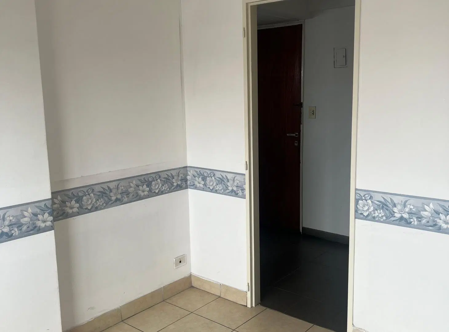 DPTO. 2 AMB. EN ALQUILER Y VENTA. EXCLUSIVO APTO PROFESIONAL. CÉNTRICO. RAMOS MEJIA 5