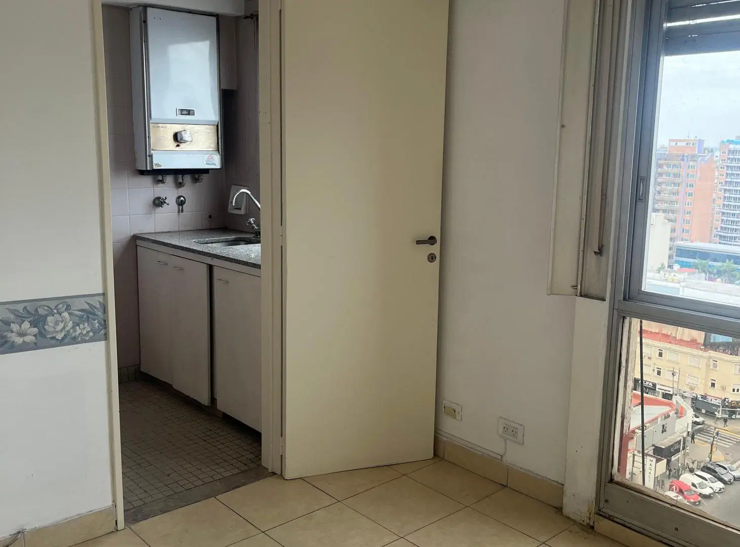 DPTO. 2 AMB. EN ALQUILER Y VENTA. EXCLUSIVO APTO PROFESIONAL. CÉNTRICO. RAMOS MEJIA 4