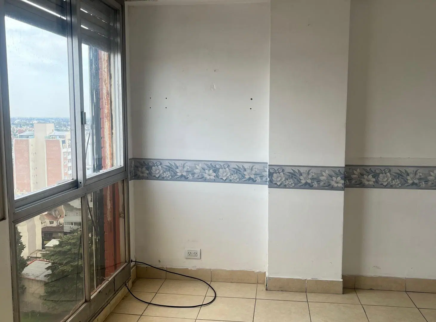 DPTO. 2 AMB. EN ALQUILER Y VENTA. EXCLUSIVO APTO PROFESIONAL. CÉNTRICO. RAMOS MEJIA 3