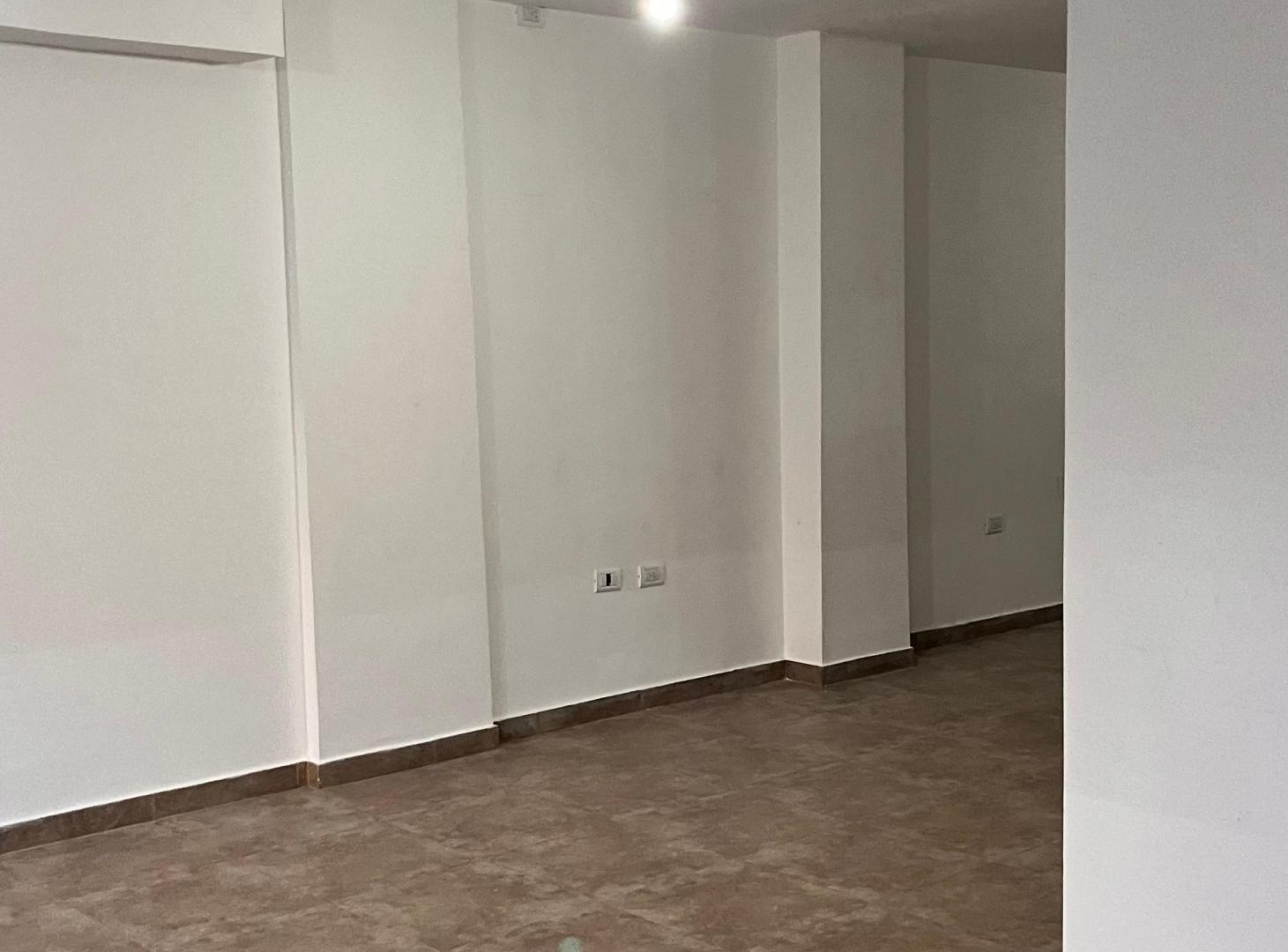 Foto de LOCAL EN VENTA Y ALQUILER. CENTRICO. APTO VARIOS RUBRIS. A ESTRENAR., imagen 5
