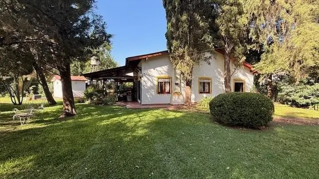 Casa Chalet en Venta en Parque Jularó, Exaltación de la Cruz, G.B.A. Zona Norte 2