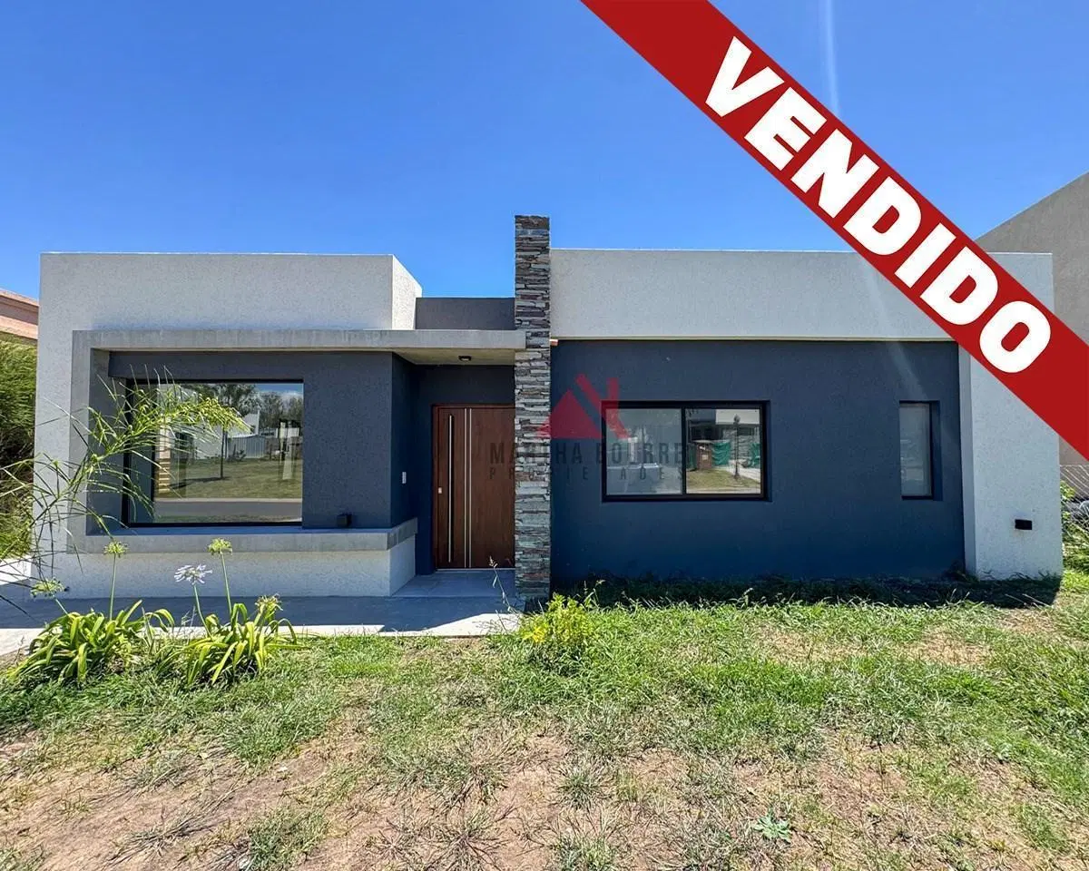 Casa  en Venta en Santa Lucia, Pilar del Este, Pilar 1