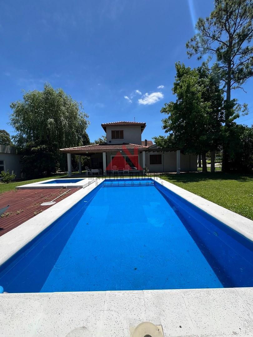 Casa  en Venta en Larena Country Club, Pilar, G.B.A. Zona Norte