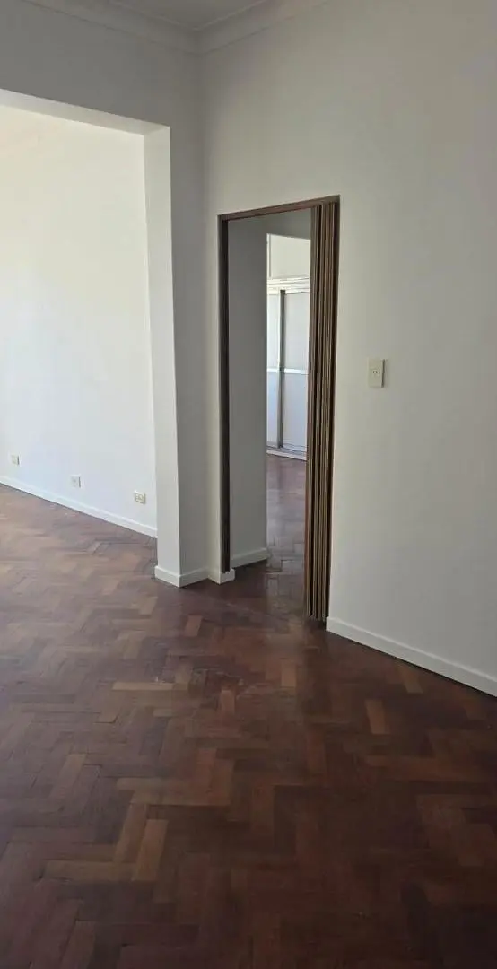 Peron y Uriburu- Balvanera- Oportunidad!! Divino 3 ambientes en Edificio Racionalista 5