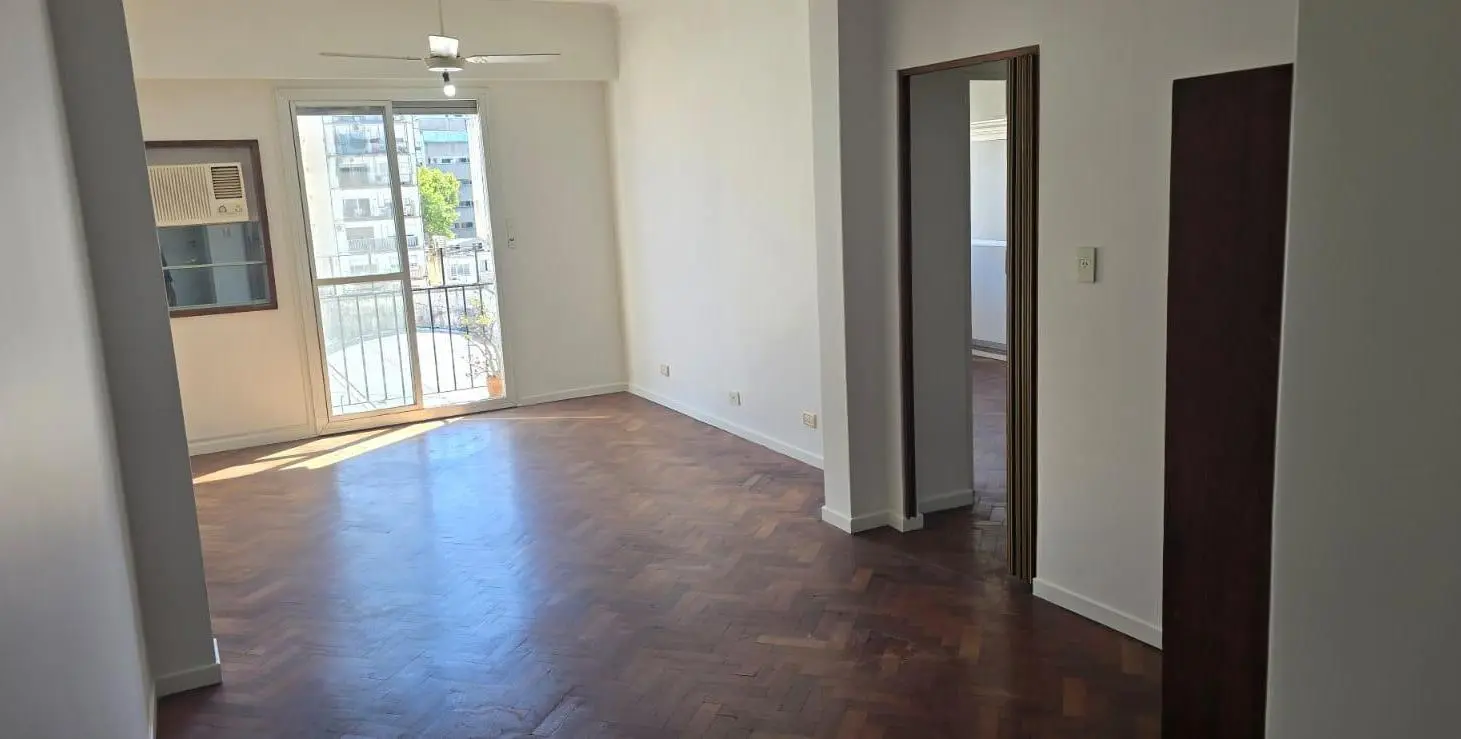 Peron y Uriburu- Balvanera- Oportunidad!! Divino 3 ambientes en Edificio Racionalista 1