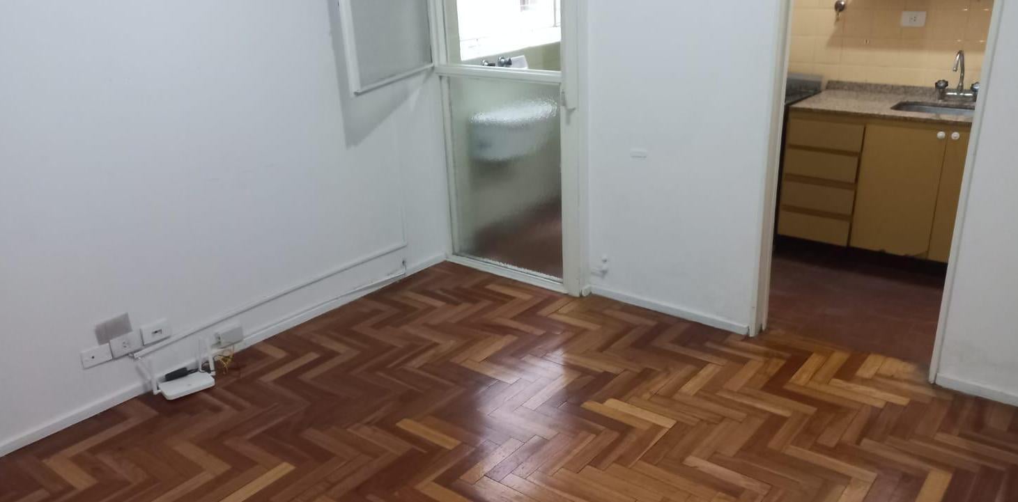 Ecuador y Córdoba- Barrio Norte- 2 ambientes interno SUPER COMPLETO