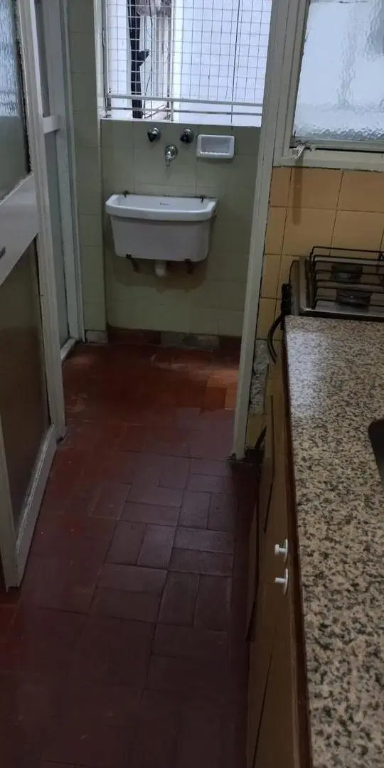 Ecuador y Córdoba- Barrio Norte- 2 ambientes interno SUPER COMPLETO 3