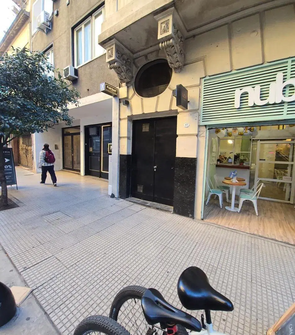 M.T Alvear y Carlos Pellegrini- Microcentro- Local en Subsuelo "UNICO" 4
