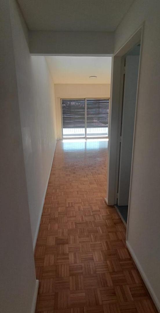 Foto de Viamonte 2500- Balvanera- Departamento 4 ambientes a nuevo, imagen 2
