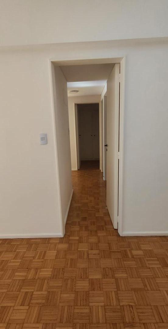 Foto de Viamonte 2500- Balvanera- Departamento 4 ambientes a nuevo, imagen 1