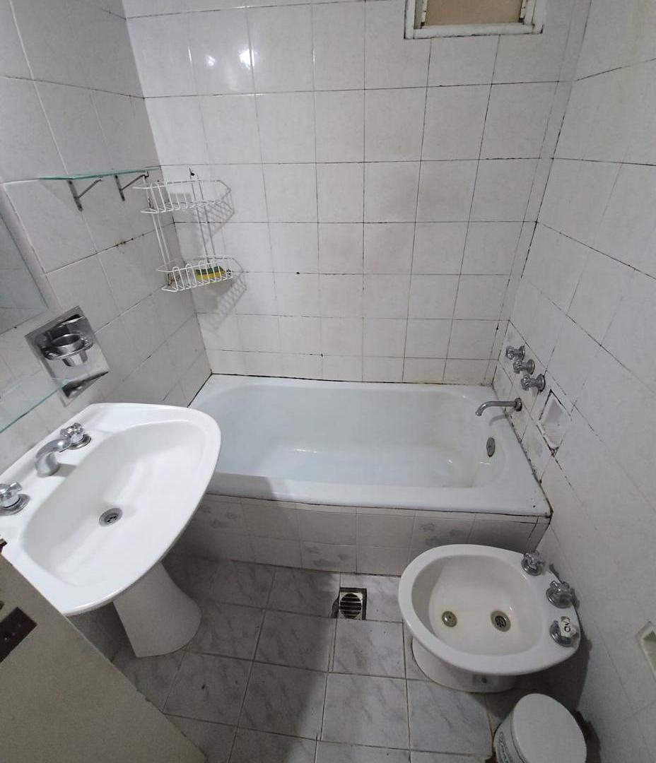 Foto de Larrea 700- Balvanera - 3 ambientes amplios 88m2, imagen 5