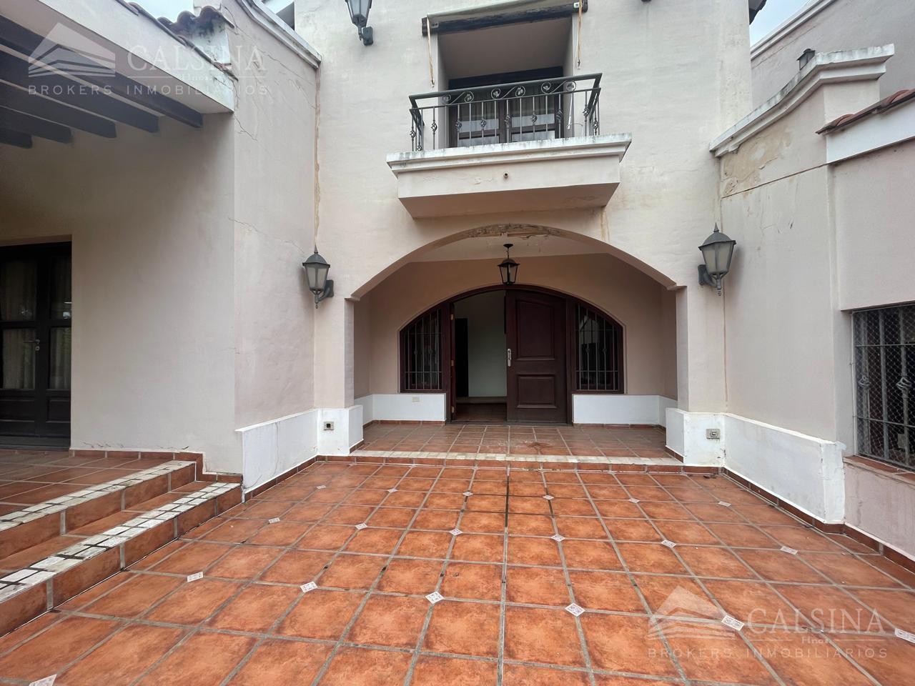Casa en venta Villa Allende Golf de 6 Dorm. con vista a las sierra.