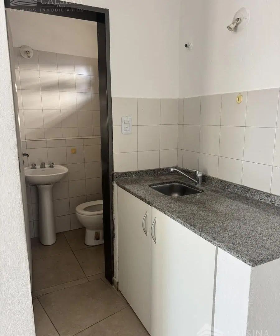 Local en  alquiler - Villa Allende 5
