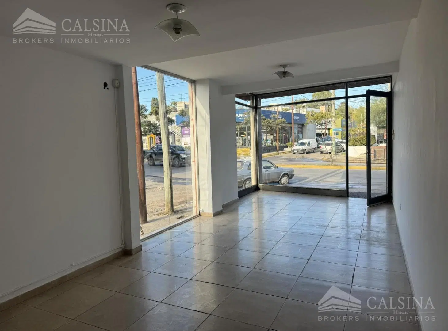 Local en  alquiler - Villa Allende 4