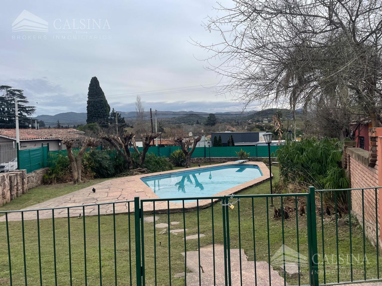 Foto de Casa de 4 dormitorios con pileta en Unquillo, imagen 2