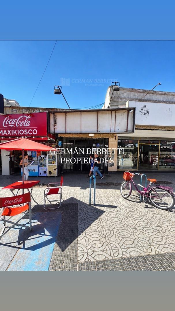 Foto de Local en Alquiler en Lanús Este, Lanús, G.B.A. Zona Sur, imagen 2