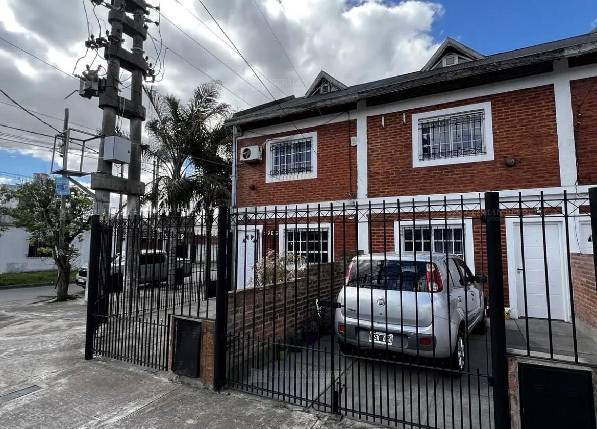 Foto de Departamento Triplex en Alquiler en Remedios De Escalada, Lanús, G.B.A, imagen 1