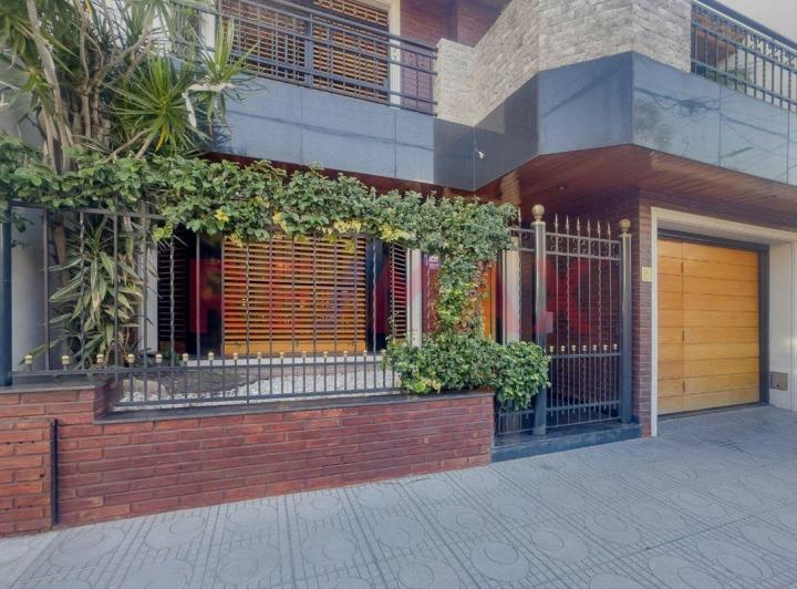 Venta Bº Naon Mataderos Casa 6 Amb Quincho Pileta 1