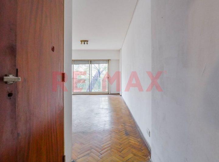 VENTA DTO 4 AMB Y DEP C/BALCÓN Y COCHERA - ALMAGRO 1