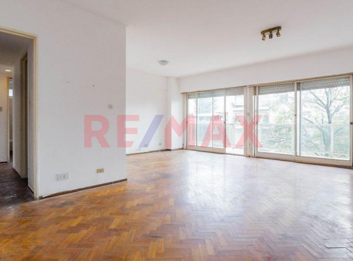 VENTA DTO 4 AMB Y DEP C/BALCÓN Y COCHERA - ALMAGRO 5