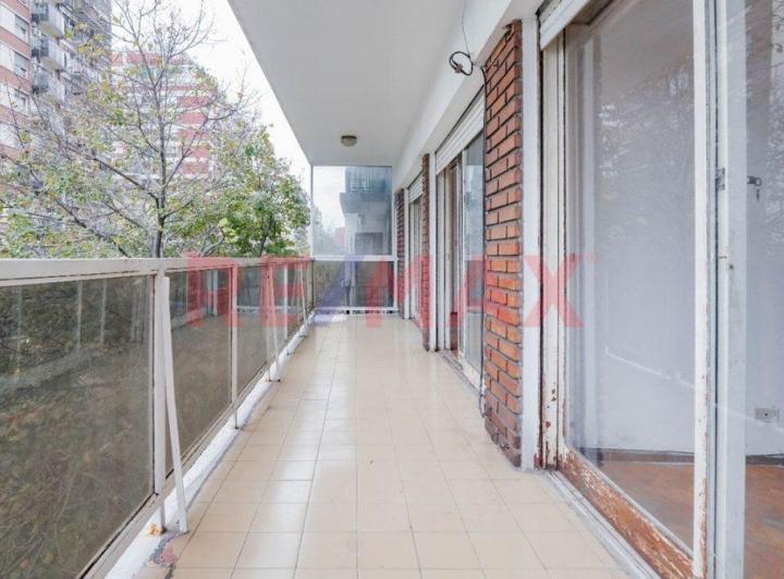 VENTA DTO 4 AMB Y DEP C/BALCÓN Y COCHERA - ALMAGRO 4