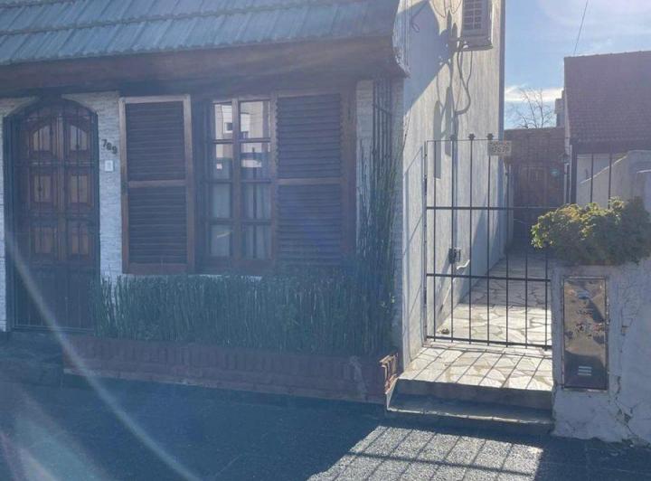 VENTA PH 4 AMBIENTES CON PATIO ENTRADA PROPIA 1