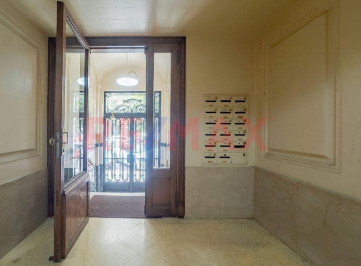 Alquiler San Nicolás 6 amb Vivien/Ofic Balcón fte 4