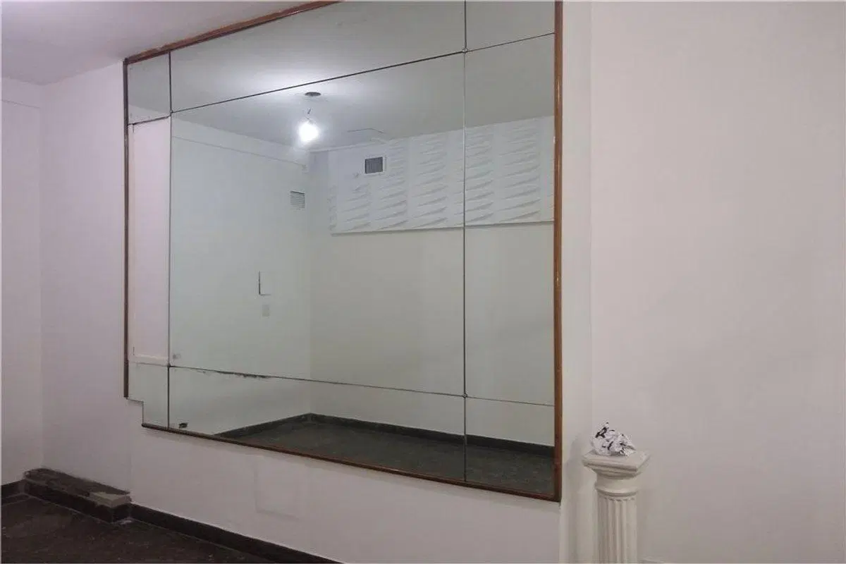 Local en galeria Av. Corrientes al 1100 -Sup.16 m2 2