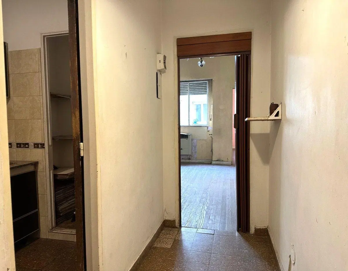 Venta 4 amb. al frente - primer piso- Constitución 5