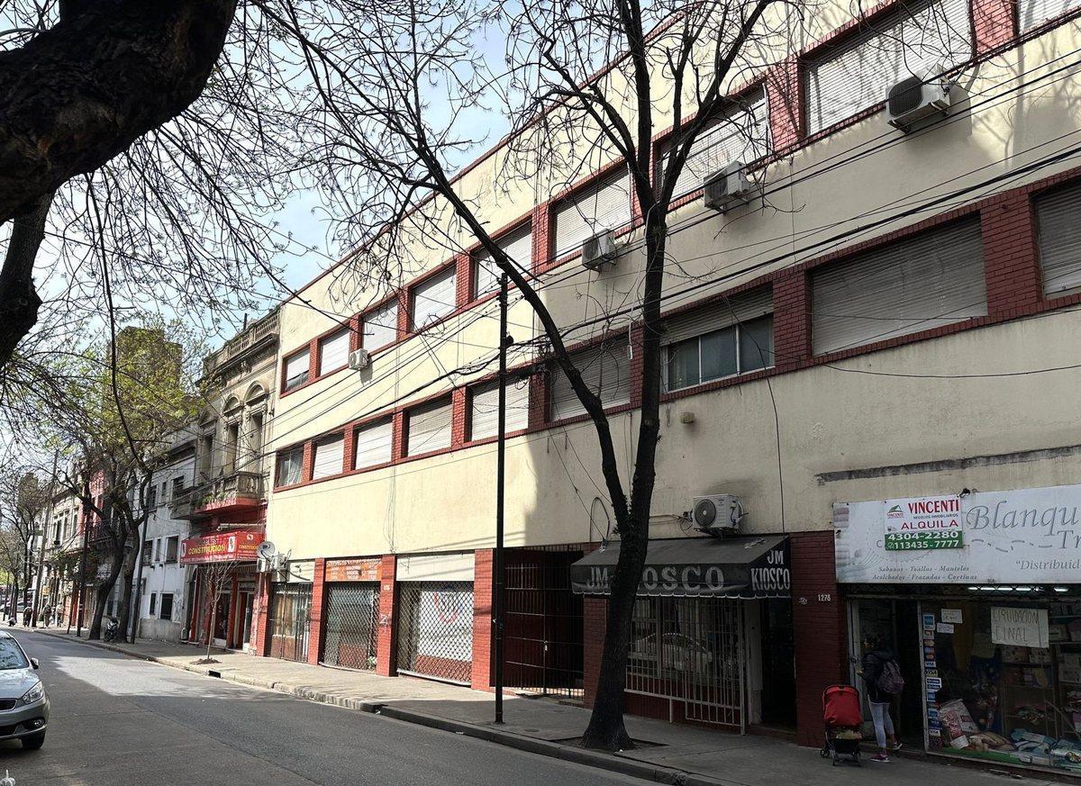 Venta 4 amb. al frente - primer piso- Constitución
