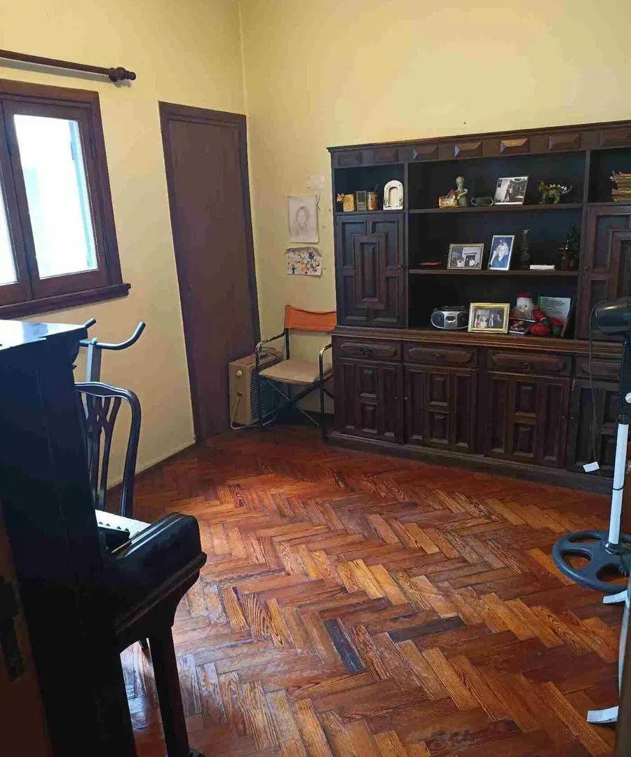 VENTA CASA GRANDE LOTE PROPIO 8,66 X 33,50 FLORES 4