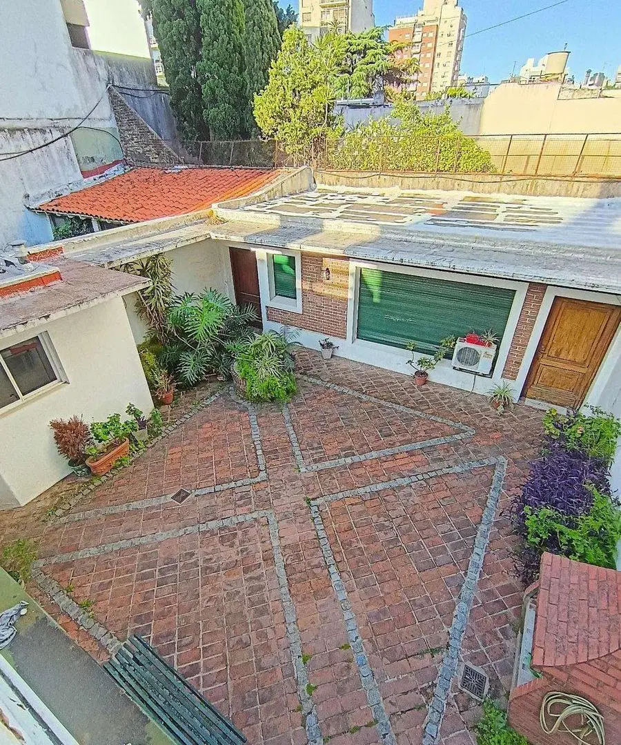 VENTA CASA GRANDE LOTE PROPIO 8,66 X 33,50 FLORES 3