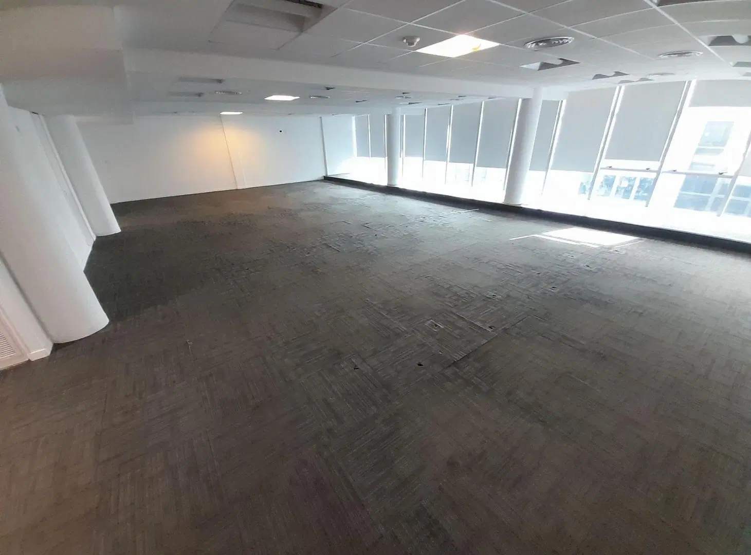 Venta Oficina + 2 cocheras en microcentro 4