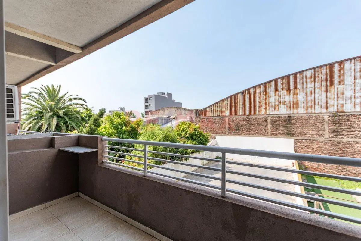 VENTA DPTO DE 2 AMBIENTES EN LANUS!! 5